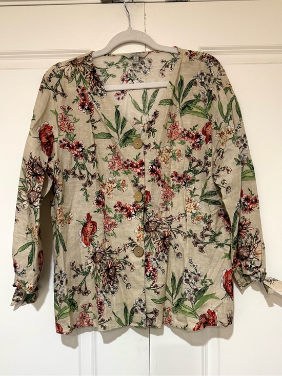 Hester & Orchard Tops - Linen Blend Floral Print Button-Down Women’s Shirt in Beige